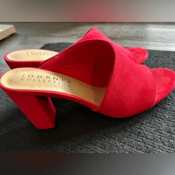 Journee Collection Women's Red Slide Sandals- Size 7 1/2 - Picture 3 of 10